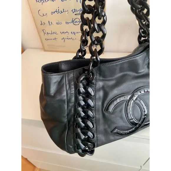 Chanel Women Pre-Loved Bag Very Good Condition - Picture 3 of 9
